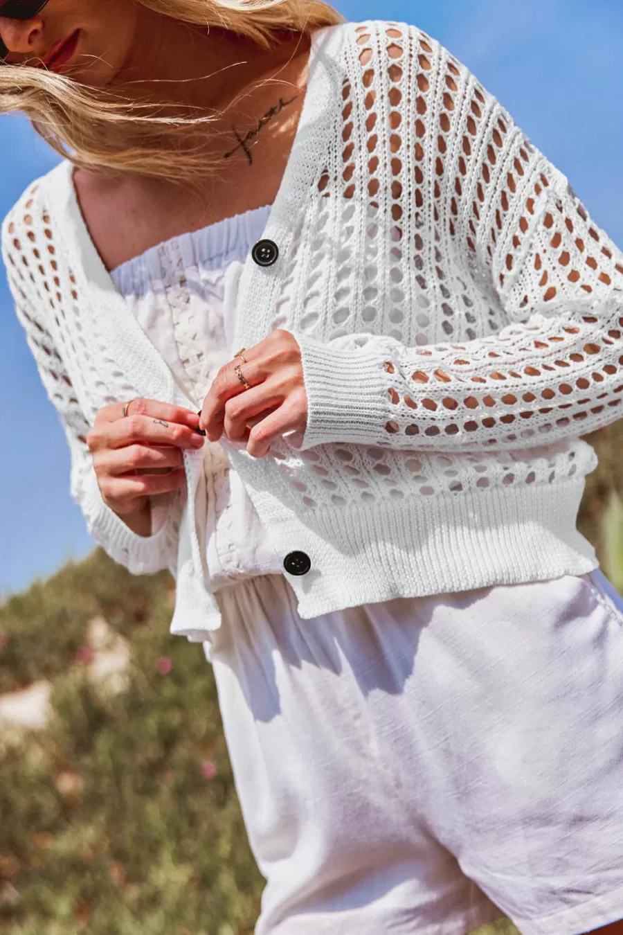 Cupshe Pulls & Gilets*Cover Up Avec Boutons Sur Le Devant En Crochet Blanc