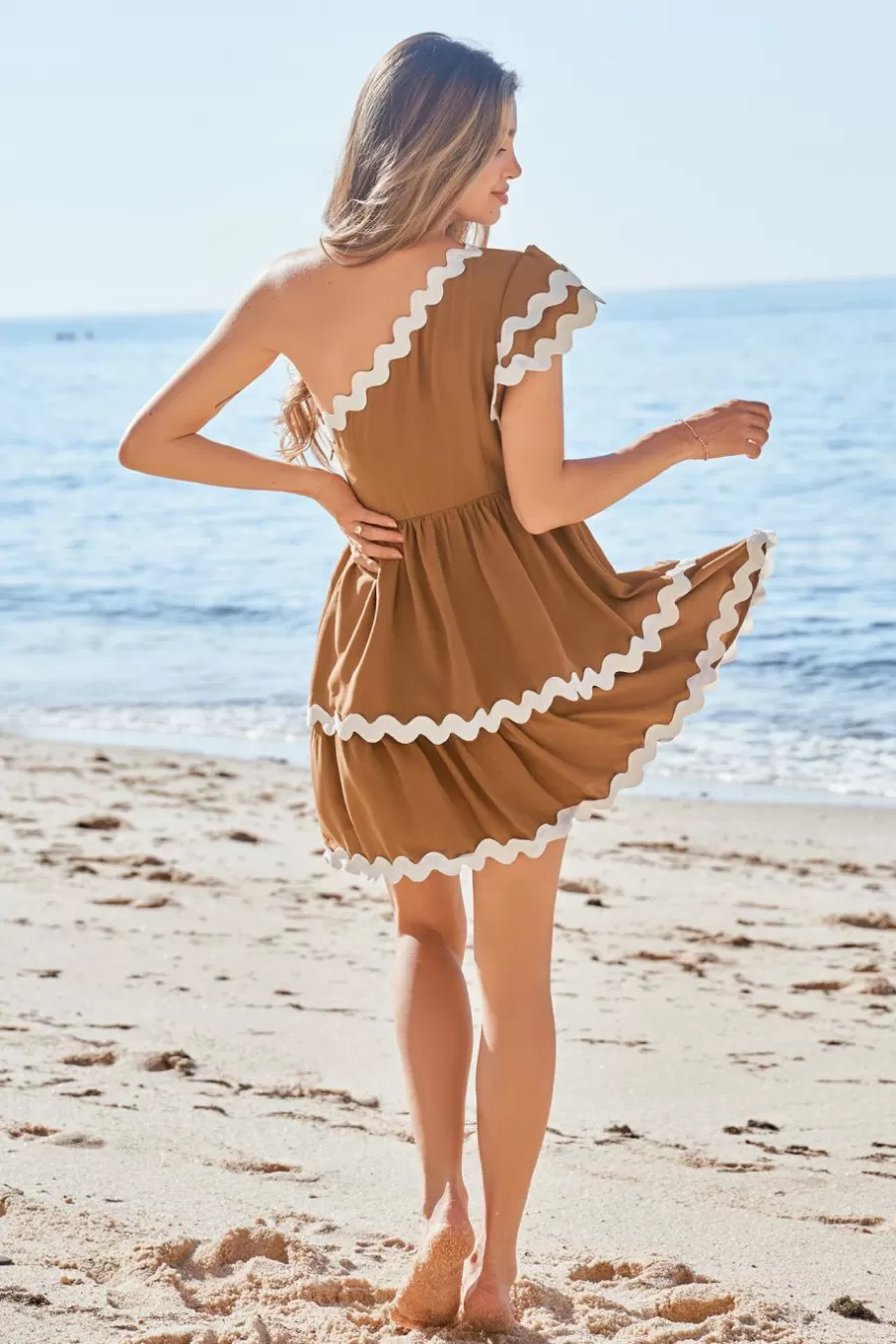 Cupshe Robe De Plage | Robe Courte*Robe Asymétrique Avec Garniture Contrastée Et Festonnée Brun