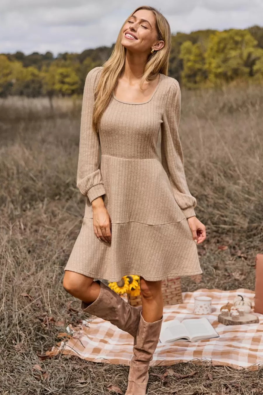 Cupshe Robe Courte | Robe Trapèze*Robe Courte En Tricot Beige à Col Carré Et Manches Bouffantes Brun clair