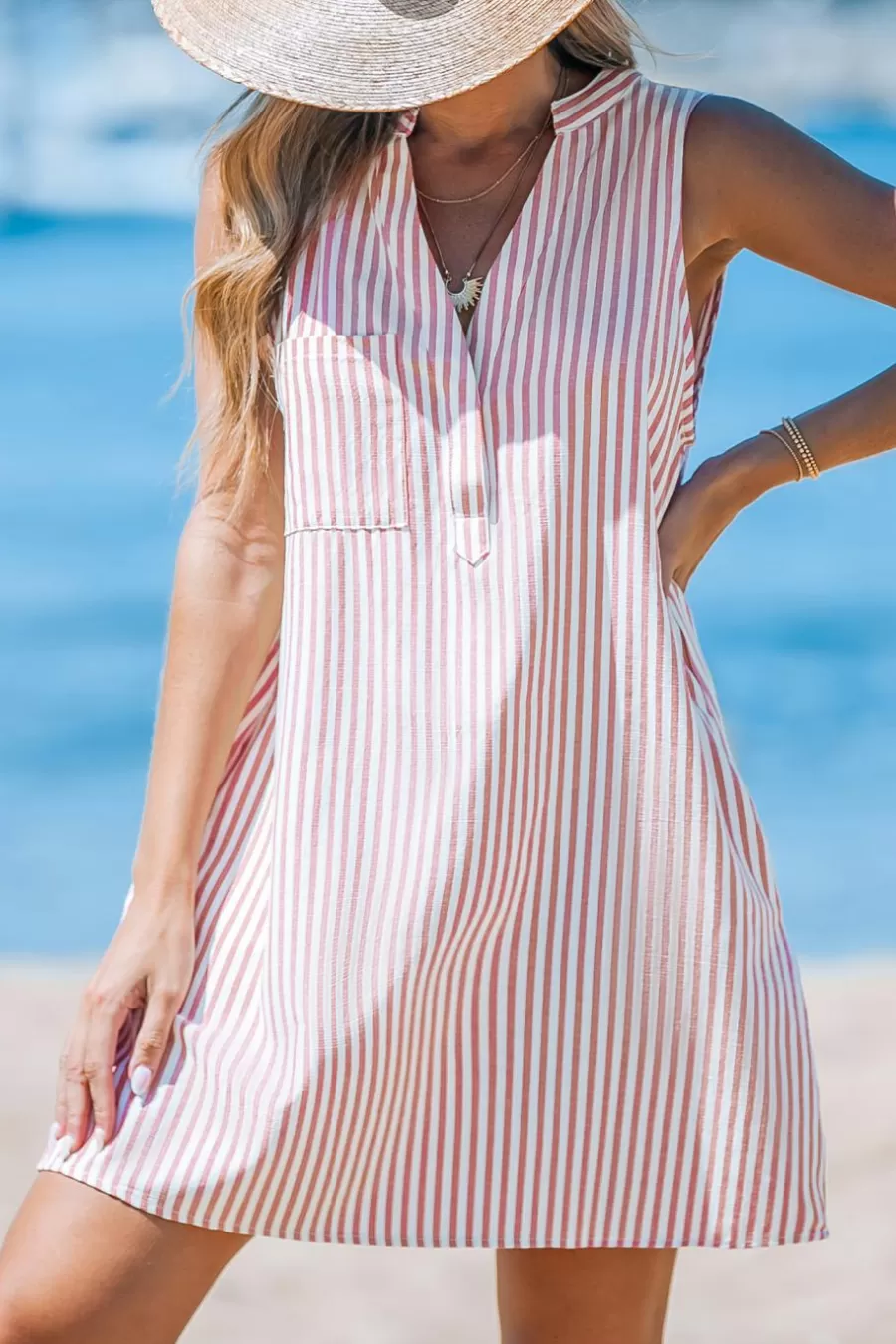 Cupshe Robe De Plage | Robe Courte*Robe Courte Sans Manches à Col En V Et à Rayures Rose