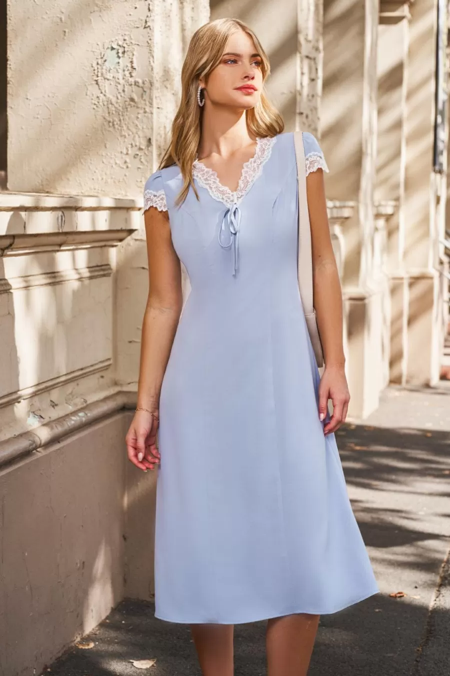 Cupshe Robe Courte | Robe Longue*Robe Midi à Manches Courtes En Dentelle Bleue Douce Bleu clair