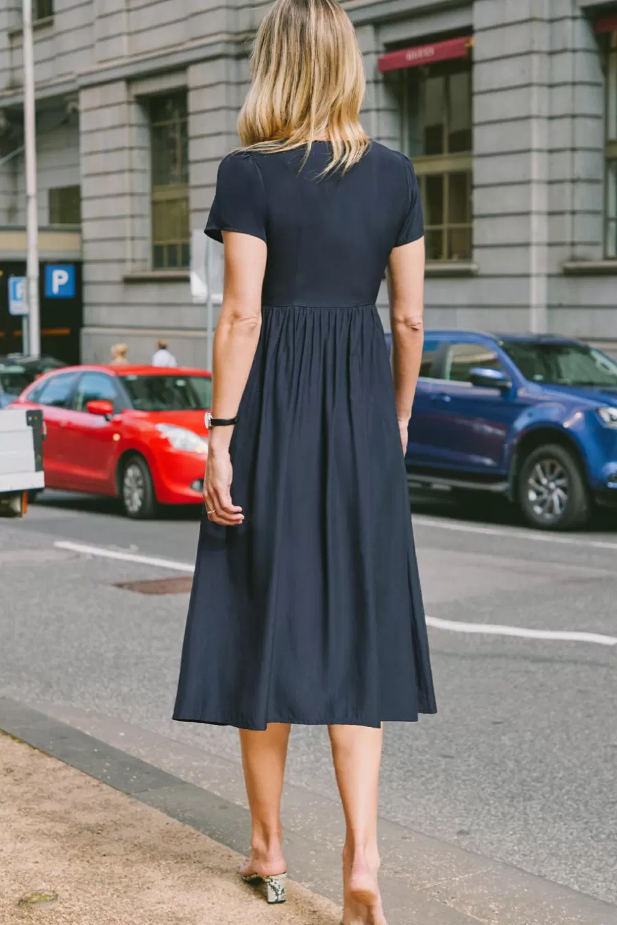 Cupshe Robe Courte | Robe Trapèze*Robe Midi à Manches Courtes Et Boutons Sur Le Devant e Noir